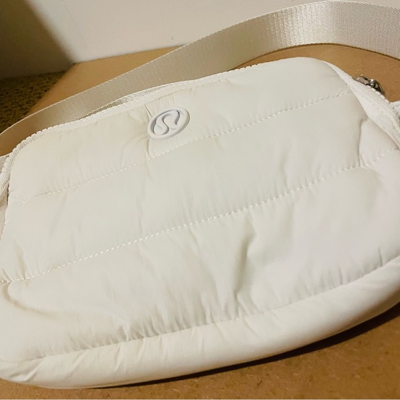 LULULEMON Everywhere Belt Bag Wunder Puff 2L - Picture 5 of 6